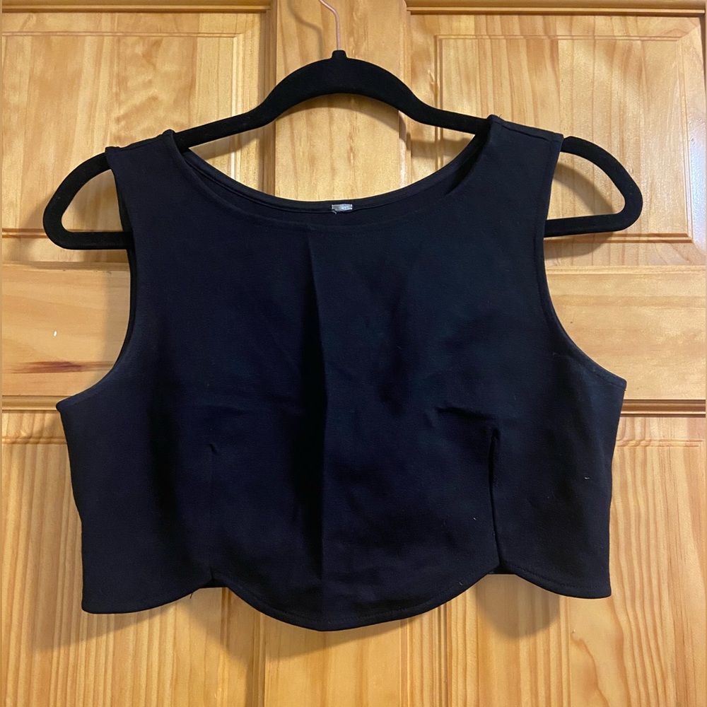 Black crop top with scallop bottom, great for festivals and going out